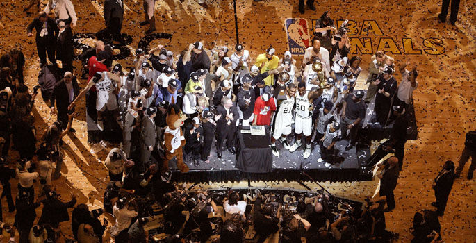 NBA编年史(2002-03):姚明来了! <a href=/lanqiumianfei/spurs/ target=_blank class=infotextkey>马刺</a>复仇<a href=/lanqiumianfei/lakers/ target=_blank class=infotextkey>湖人</a>